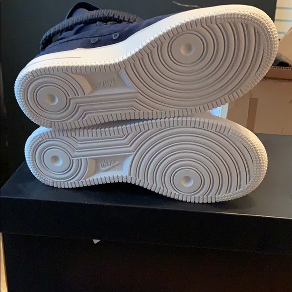 W SF AF1 size 7 - Picture 3 of 5